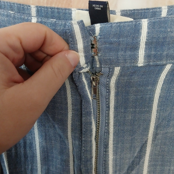 Universal Thread Blue and White Striped Capris - Picture 2 of 5